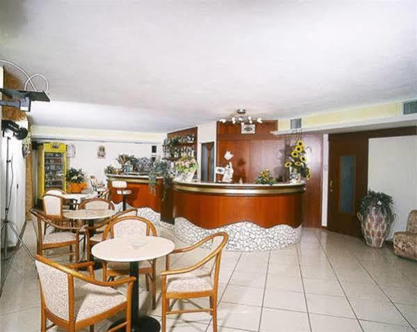 Hotel Beppe Rimini Exterior foto